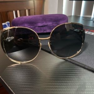 New Gucci Ladies' Red/Green/Gold Metal Sunglasses.